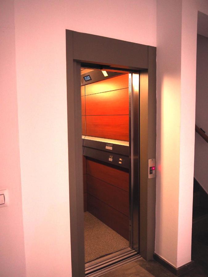 Apartament Jimios Alcazar Catedral Sewilla Zewnętrze zdjęcie